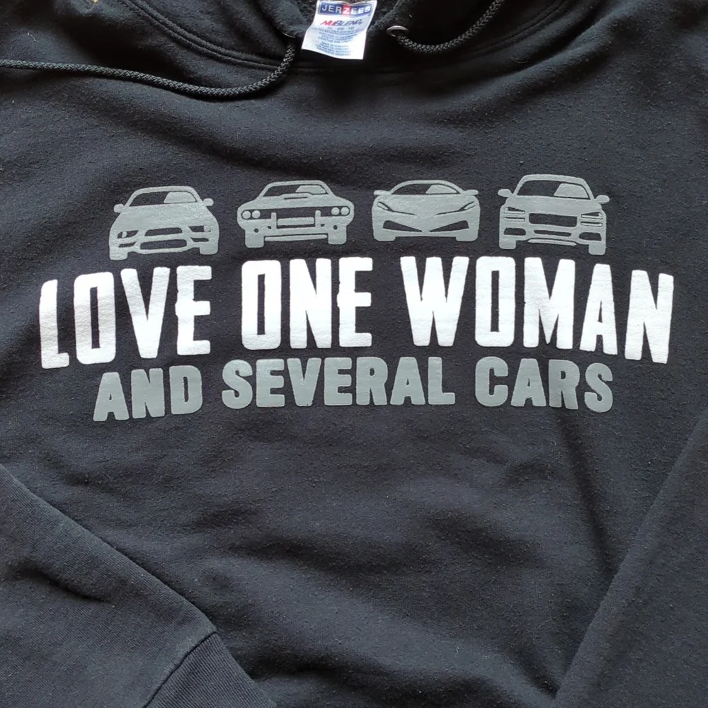 Hoodie "Love One Woman and Several Cars" XL Mens Sweatshirt Funny Mechanic - Picture 2 of 5